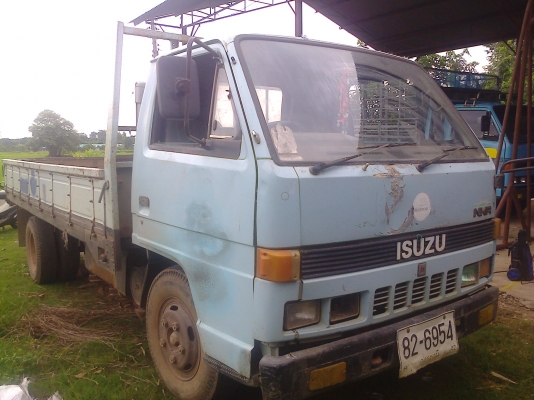 หกล้อ อีซูซุ NKR110 ห้างแท้เกียร์สั้น ยกหัวได้ เล่มทะเบียนพร้อมโอน ราคาต่อรองได้ ครับ