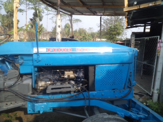 ขายรถไถ leyland รุ่น 272 สภาพพร้อมใช้งาน เครื่อง 71 แรงม้า พร้อมดันหน้าในราคา 95000 บาท