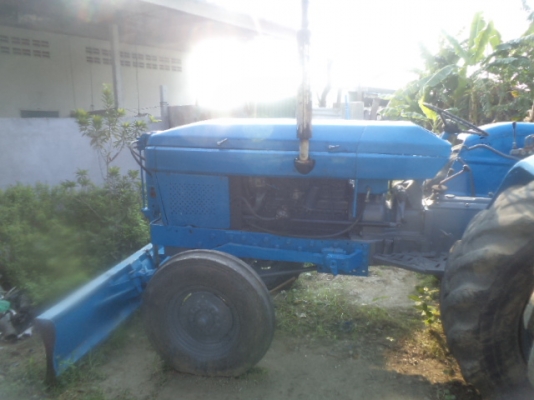 ขายรถไถ leyland รุ่น 272 สภาพพร้อมใช้งาน เครื่อง 71 แรงม้า พร้อมดันหน้าในราคา 95000 บาท