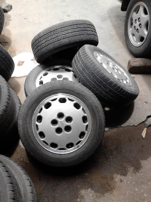 แม๊ก TOYOTA  ขนาด 5 รู พร้อมยาง 185/65R14  MAXXIS ปี2010  ชุด 4 ล้อ TEL.081-427-3941