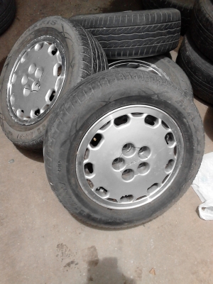 แม๊ก TOYOTA  ขนาด 5 รู พร้อมยาง 185/65R14  MAXXIS ปี2010  ชุด 4 ล้อ TEL.081-427-3941