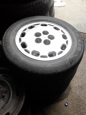 แม๊ก TOYOTA  ขนาด 5 รู พร้อมยาง 185/65R14  MAXXIS ปี2010  ชุด 4 ล้อ TEL.081-427-3941