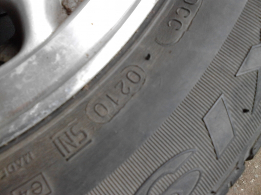 แม๊ก TOYOTA  ขนาด 5 รู พร้อมยาง 185/65R14  MAXXIS ปี2010  ชุด 4 ล้อ TEL.081-427-3941