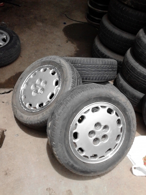 แม๊ก TOYOTA  ขนาด 5 รู พร้อมยาง 185/65R14  MAXXIS ปี2010  ชุด 4 ล้อ TEL.081-427-3941
