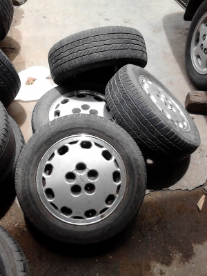 แม๊ก TOYOTA  ขนาด 5 รู พร้อมยาง 185/65R14  MAXXIS ปี2010  ชุด 4 ล้อ TEL.081-427-3941