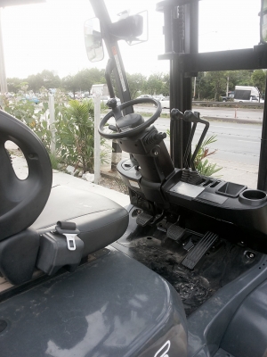 TOYOTA8FD25ขนาด2.5ตัน เสาสูง3เมตร เกียร์ออร์โต้ เครื่องดีเซล2Z รับประกันเครื่องเกียร์ ราคาต่อรองได้