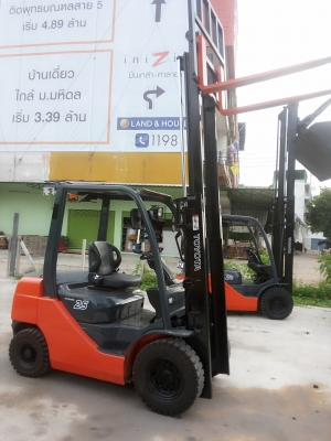 TOYOTA8FD25ขนาด2.5ตัน เสาสูง3เมตร เกียร์ออร์โต้ เครื่องดีเซล2Z รับประกันเครื่องเกียร์ ราคาต่อรองได้