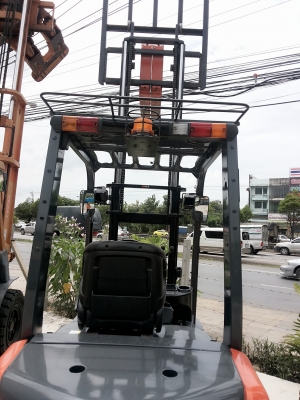 TOYOTA8FD25ขนาด2.5ตัน เสาสูง3เมตร เกียร์ออร์โต้ เครื่องดีเซล2Z รับประกันเครื่องเกียร์ ราคาต่อรองได้