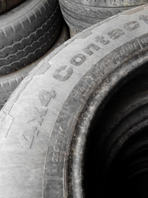 205R16C  CONTINENTAL  4X4 CONTACKT  110/108R บรรทุกได้ดี ปี 2012 ชุด 4 เส้น TEL.081-427-3941