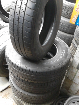205R16C  CONTINENTAL  4X4 CONTACKT  110/108R บรรทุกได้ดี ปี 2012 ชุด 4 เส้น TEL.081-427-3941
