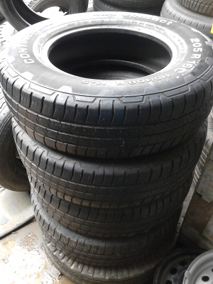 205R16C  CONTINENTAL  4X4 CONTACKT  110/108R บรรทุกได้ดี ปี 2012 ชุด 4 เส้น TEL.081-427-3941