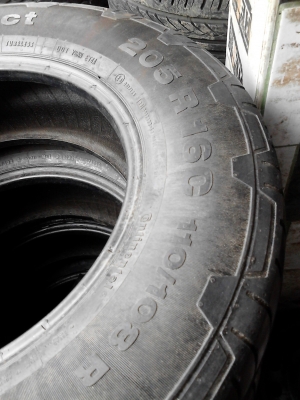 205R16C  CONTINENTAL  4X4 CONTACKT  110/108R บรรทุกได้ดี ปี 2012 ชุด 4 เส้น TEL.081-427-3941