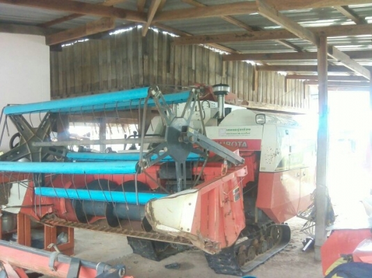 ขายรถเกี่ยวข้าว KUBOTA DC60 สวยมากใช้งานน้อย 1,342ชม. เครื่องดี ช่วงล่างแน่น ตู้นวดยังดีสภาพเดิม สนใจโทร 090-8588220คุณนะ