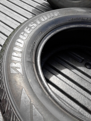 205/70R15  BRIDGESTONE DURAVIS R611  มี 2 เส้น  TEL.081-427-3941