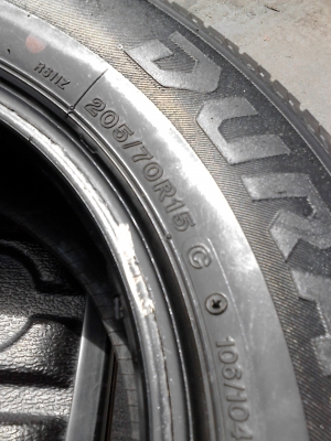 205/70R15  BRIDGESTONE DURAVIS R611  มี 2 เส้น  TEL.081-427-3941