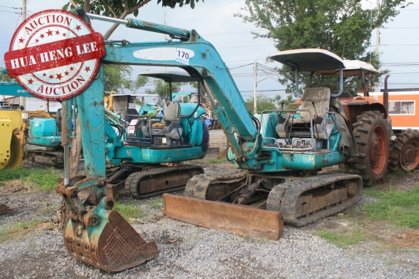 AUC 5 Code 170  รถขุด Komatsu PC40-7  ราคา เริ่มต้นการประมูล 330,000 บาท