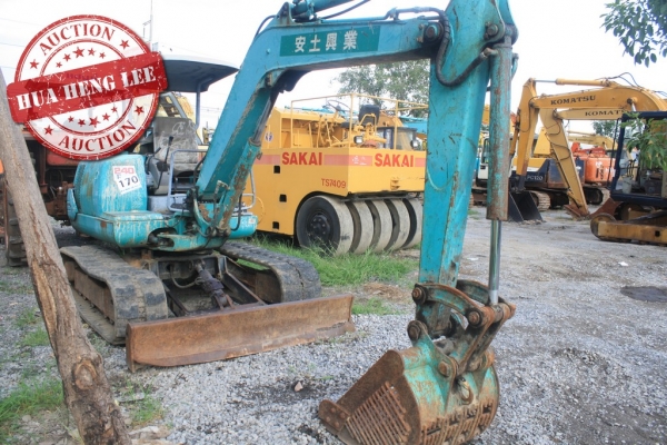 AUC 5 Code 170  รถขุด Komatsu PC40-7  ราคา เริ่มต้นการประมูล 330,000 บาท