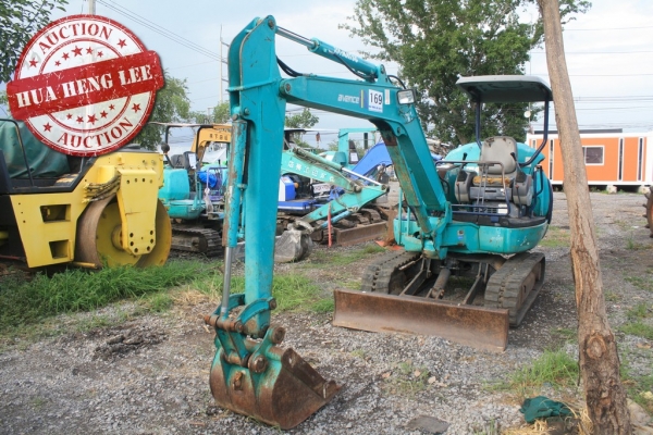 AUC 5 Code 169  รถขุด Komatsu PC35R-8  ราคา เริ่มต้นการประมูล 390,000 บาท