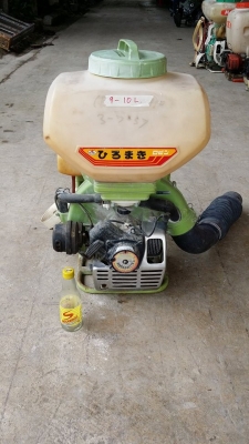 เครื่องฉีดพ่นยา เก่าญี่ปุ่น แบบกระเป๋าสะพาย เครื่องยนต์เบนซิน หลายขนาด สภาพดี เครื่องฉีดพ่นยา เก่าญี่ปุ่น แบบกระเป๋าสะพาย เครื่องยนต์เบนซิน หลายขนาด สภาพดี