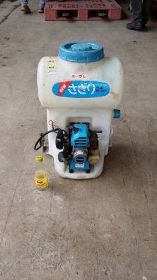 เครื่องฉีดพ่นยา เก่าญี่ปุ่น แบบกระเป๋าสะพาย เครื่องยนต์เบนซิน หลายขนาด สภาพดี เครื่องฉีดพ่นยา เก่าญี่ปุ่น แบบกระเป๋าสะพาย เครื่องยนต์เบนซิน หลายขนาด สภาพดี
