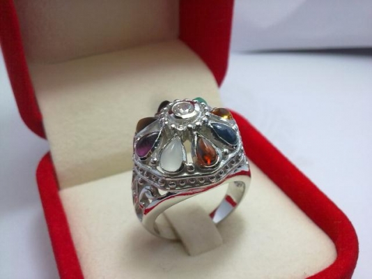 แหวนนพเก้าเงิน