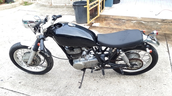 ขายด่วน SR400 แนวคาเฟ่ รถเพิ่งมาจากญี่ปุ่น