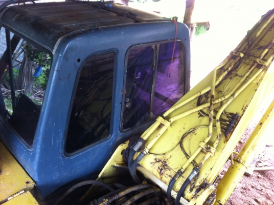 ขายแม็คโคร KOBELCO SK200MART /// สภาพพร้อมใช้งานเครื่องปั้มดีเยี่ยม เอวแน่นโซ่หนาทั้งสองข้าง เอกสารใบแจ้งจำหน่าย