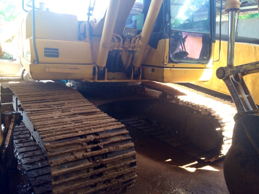 ขายแบคโฮ komatsu pc 200 รุ่น 7