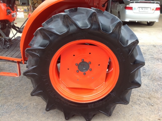 ปัญญาแทรคเตอร์มาแล้ว...จัดมาให้ตามคำเรียกร้อง  คูโบต้า L4708 ทำงาน1024ชม. โรตาลี่ RX182 (เพิ่มใบมีดใหม่ FD 185 ของศูนย์ 54,000) จัดส่ง อ.เมือง จ.กำแพงเพชร