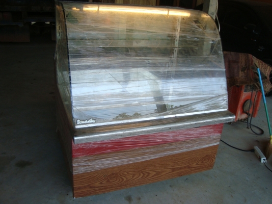 ตู้โชว์เค้ก      แอร์เย็น  มีไฟ 1 ดวง