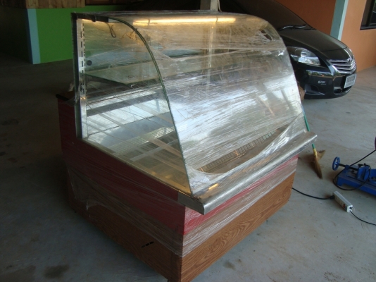 ตู้โชว์เค้ก      แอร์เย็น  มีไฟ 1 ดวง