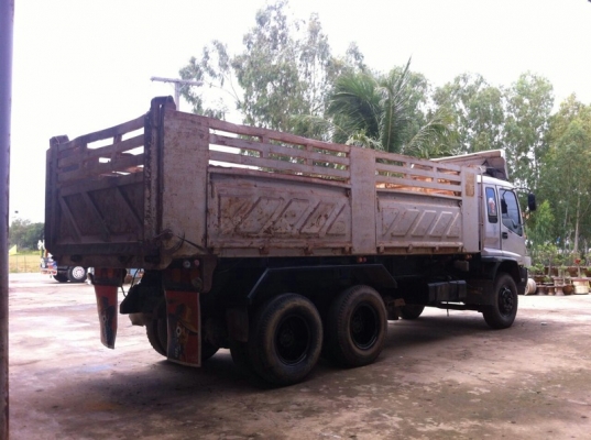 รถอีซูซุ 10 ล้อดั้ม 270 แรงม้า. ปี 40 สนใจติดต่อ 081 - 6079515 รถอีซูซุ 10 ล้อดั้ม 270 แรงม้า. ปี 40 สนใจติดต่อ 081 - 6079515