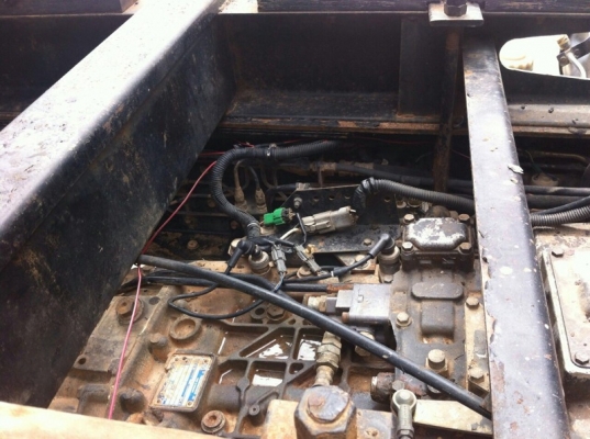 รถอีซูซุ 10 ล้อดั้ม 270 แรงม้า. ปี 40 สนใจติดต่อ 081 - 6079515 รถอีซูซุ 10 ล้อดั้ม 270 แรงม้า. ปี 40 สนใจติดต่อ 081 - 6079515