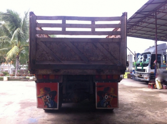 รถอีซูซุ 10 ล้อดั้ม 270 แรงม้า. ปี 40 สนใจติดต่อ 081 - 6079515 รถอีซูซุ 10 ล้อดั้ม 270 แรงม้า. ปี 40 สนใจติดต่อ 081 - 6079515