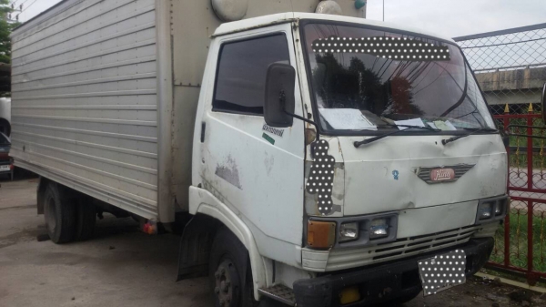 HINO-KM779.เครื่องWO4D.ครัชซีสวย.ตู้แห้ง3บาน5.50เมตร.สภาพสวยพร้อมใช้..ราคา.290.000บ