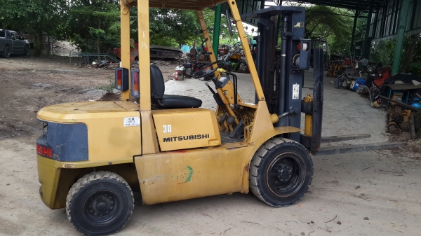 fork lift 3 t 218000 บาท