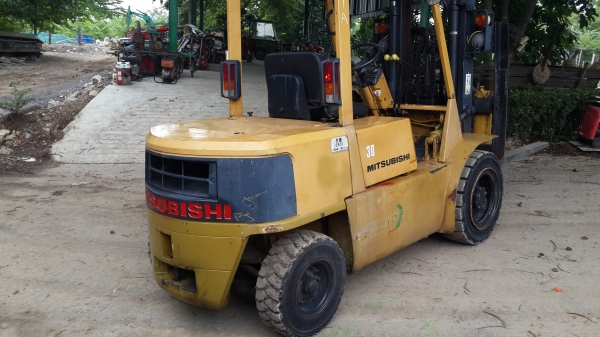 fork lift 3 t 218000 บาท fork lift 3 t 218000 บาท