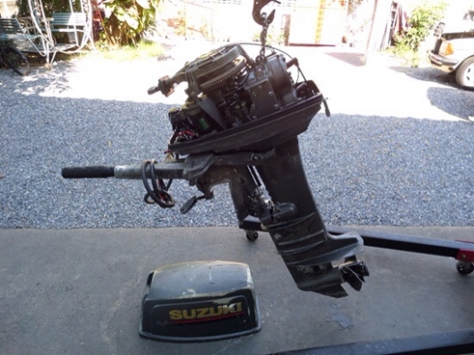 ...ขาย เครื่องเรือ SUZUKI 25 แรง นำเข้าจากญี่ปุ่น เครื่องติดง่ายเดินดี ราคา 29,500