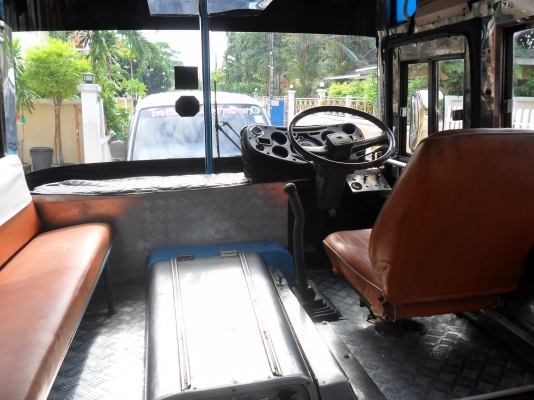 ขายรถตู้และรถมินิบัสรับส่งนักเรียน