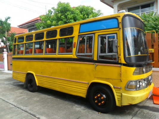 ขายรถตู้และรถมินิบัสรับส่งนักเรียน