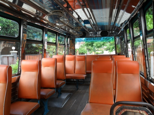 ขายรถตู้และรถมินิบัสรับส่งนักเรียน