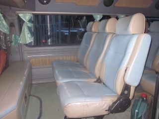 รถตู้สวย พร้อมใช้ รถตู้สวย พร้อมใช้