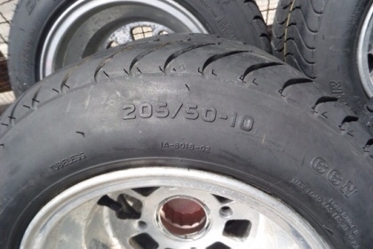 ขายล้อแม็กพร้อมยาง ATV ขนาด 10 X 8 สภาพสวย นำเข้าจากญี่ปุ่น ราคายกชุด 4 ล้อ 9500 , แยกขาย 2 ล้อ 5000