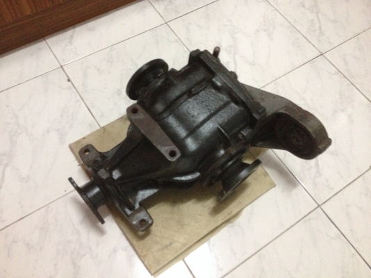 ขายเฟืองท้าย bmw e30 เบอร์ 3,91 สภาพดี ราคา2900บาท โทร0924462525โส กทม