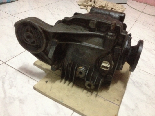 ขายเฟืองท้าย bmw e30 เบอร์ 3,91 สภาพดี ราคา2900บาท โทร0924462525โส กทม