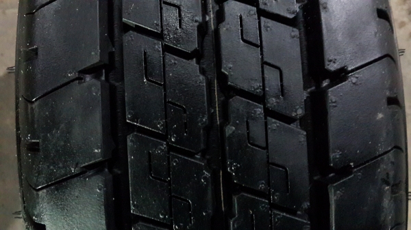 ยางป้ายแดงครับ dunlop 215 70 15  4เส้น