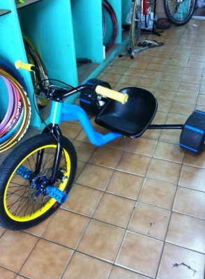 มาไหม่ขายๆๆๆๆจักรยานดริฟ Drift Trike กีฬาเเนวใหม่ เล่นได้ทุกวัยขายถูกๆโทร 099-2233235