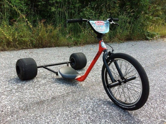 มาไหม่ขายๆๆๆๆจักรยานดริฟ Drift Trike กีฬาเเนวใหม่ เล่นได้ทุกวัยขายถูกๆโทร 099-2233235