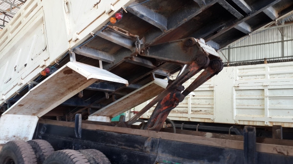 ขายด่วนHINO SUMO227สองเพลาดั้มสามิตรรอนเฉียงเบรคทิฟฟี่พวงมาลัยเพาเวอร์เครื่องEM100 เทอร์โบสภาพเยี่ยมโทร0843923995 ขายด่วนHINO SUMO227สองเพลาดั้มสามิตรรอนเฉียงเบรคทิฟฟี่พวงมาลัยเพาเวอร์เครื่องEM100 เทอร์โบสภาพเยี่ยมโทร0843923995