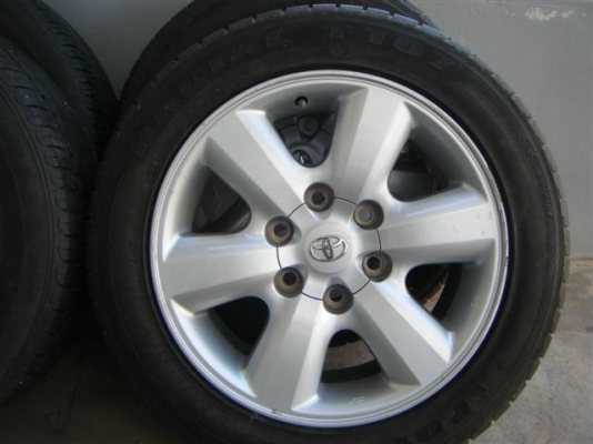 ขายแม็กซ์TOYOTA VIGOขอบ17"พร้อมยาง ใส่รถตู้ได้ ขายแม็กซ์TOYOTA VIGOขอบ17"พร้อมยาง ใส่รถตู้ได้